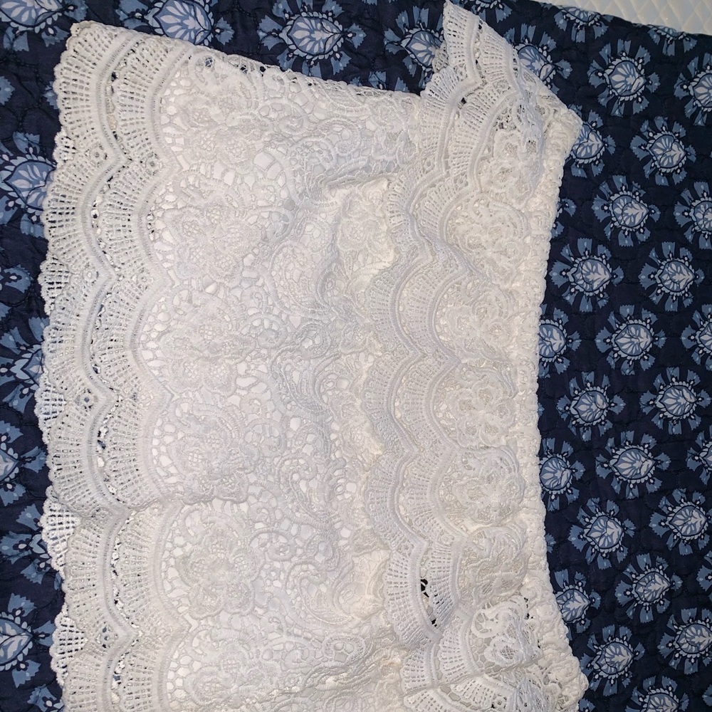 White lace off the shoulder crop top Large